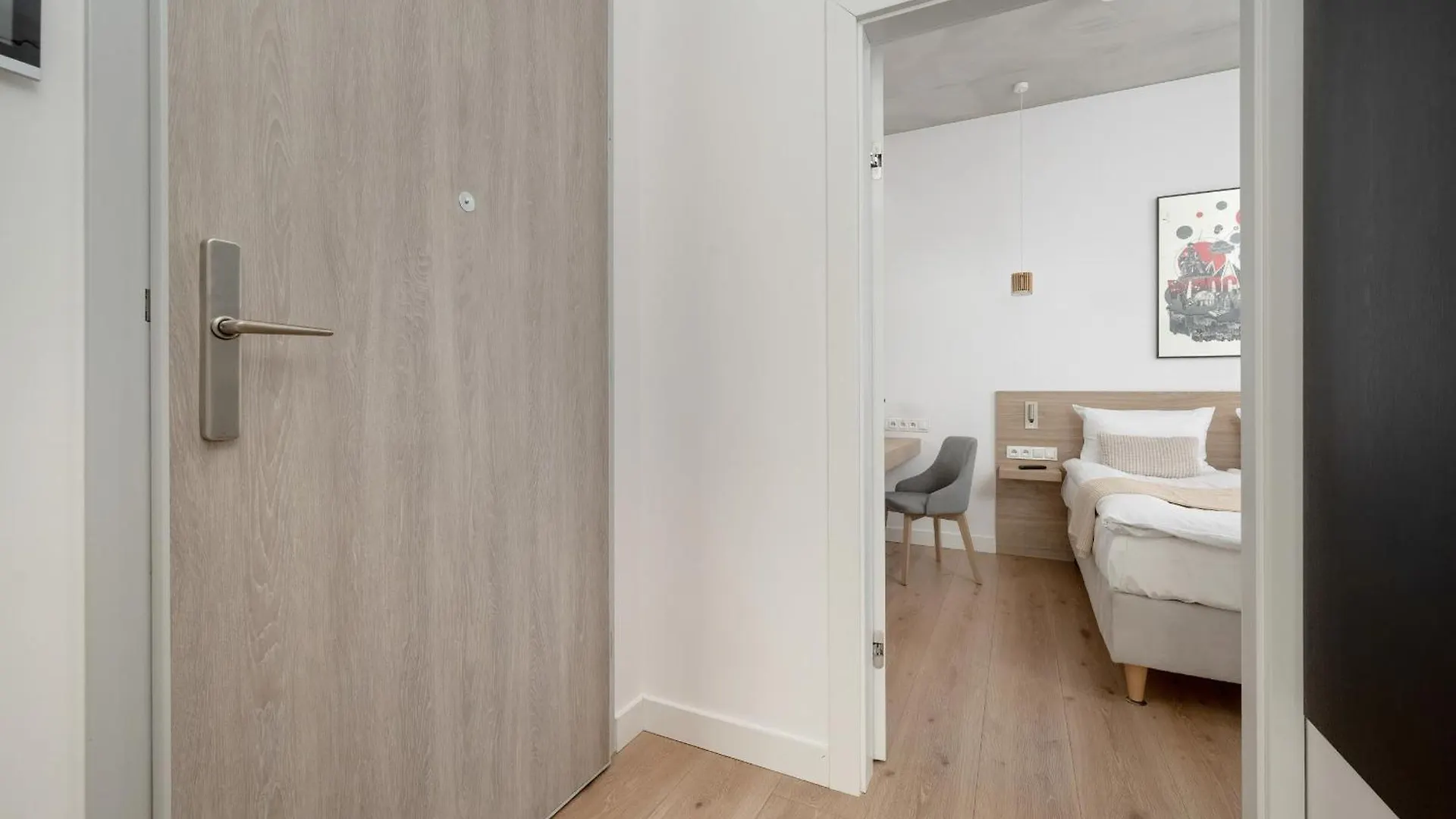 Beautiful White - Beige Apartment With Balcony In Wroclaw By Noclegi Renters 0*,